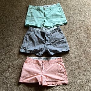 3 Old Navy Woman short used in good conditions